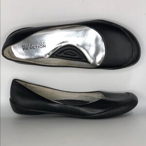 Kenneth Cole REACTION All Four One Le Flat Size 6.5